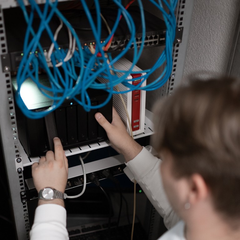 b&b-comtec - IT-Dienstleistungen, Telekommunikation und Netzwerktechnik, IT-Betreuung, Telefonanlagen, Videoüberwachung
